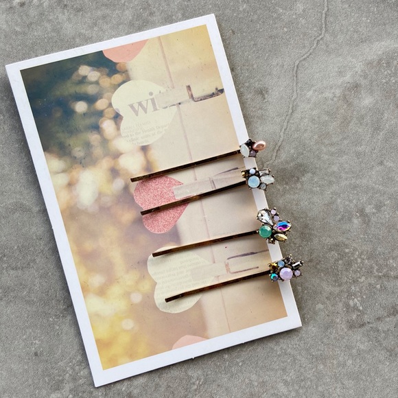 haveit.wearit.loveit Accessories - Vintage pink and green embellished hair pins
